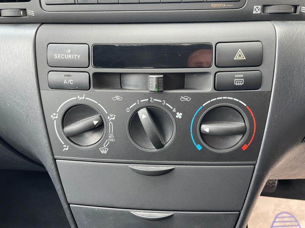 Toyota Corolla Vvti T3 Silver #11