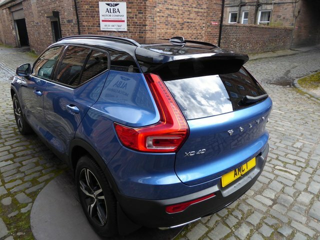 Volvo XC40 2.0 D4 R-design SK70UTT Blue #4