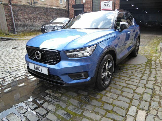 Volvo XC40 2.0 D4 R-design SK70UTT Blue #3