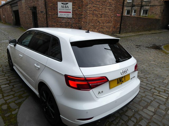 Audi A3 1.0 Tfsi 30 Black SH19UZU White #4