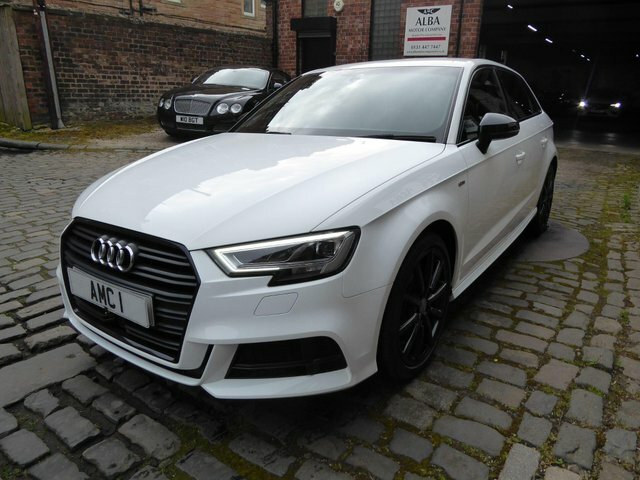 Audi A3 1.0 Tfsi 30 Black SH19UZU White #3