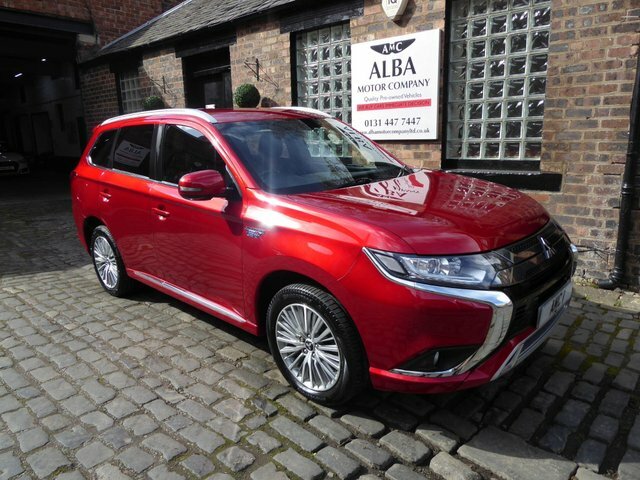 Mitsubishi Outlander 2.4H Twinmotor 13.8Kwh Dynamic Red