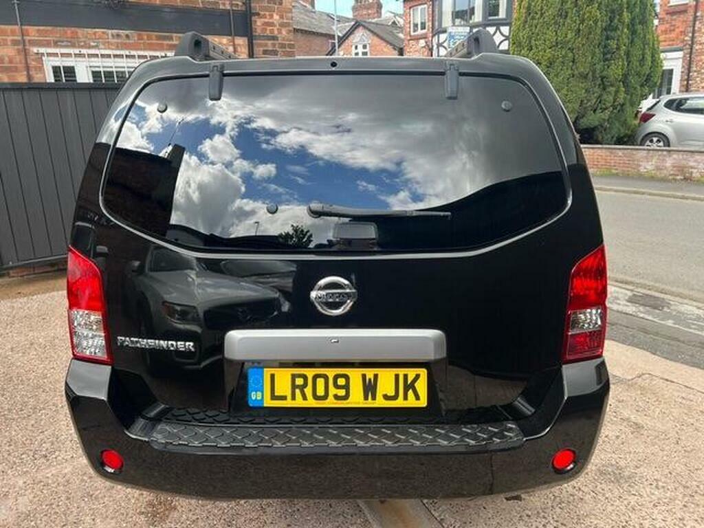 Nissan Pathfinder 2.5 Td Platinum Black #34