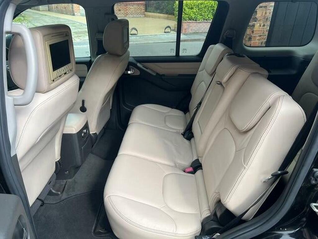 Nissan Pathfinder 2.5 Td Platinum Black #12
