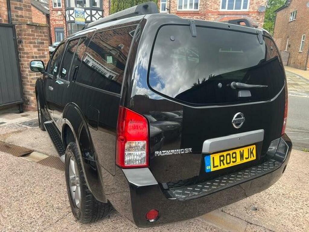 Nissan Pathfinder 2.5 Td Platinum Black #3