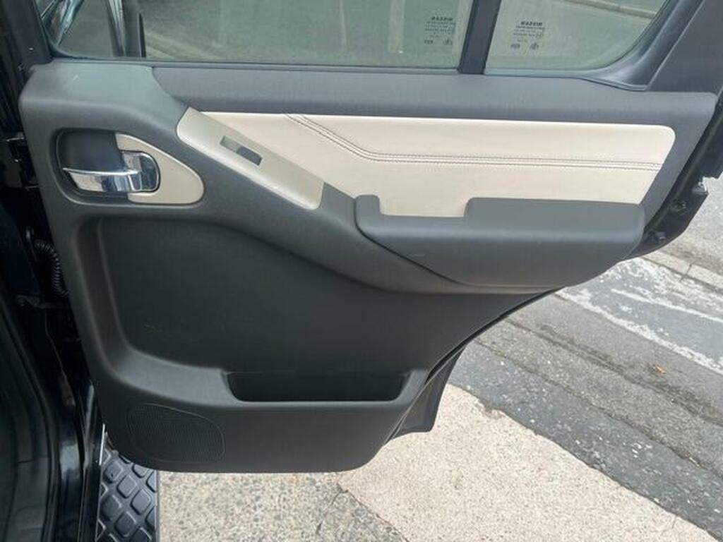 Nissan Pathfinder 2.5 Td Platinum Black #21