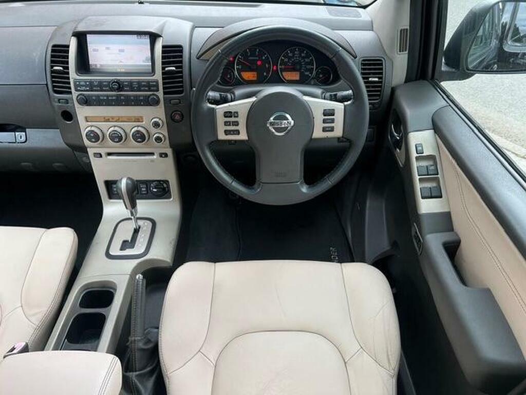 Nissan Pathfinder 2.5 Td Platinum Black #11