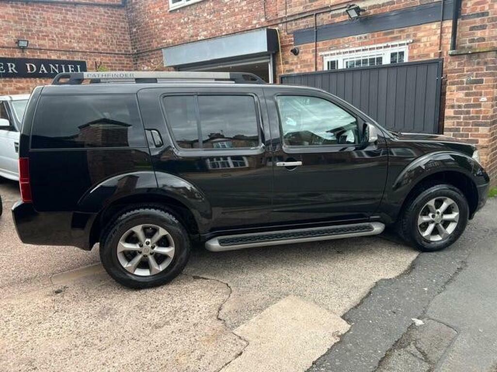 Nissan Pathfinder 2.5 Td Platinum Black #33