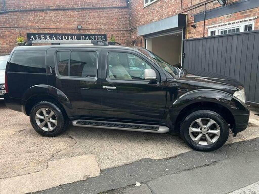 Nissan Pathfinder 2.5 Td Platinum Black #31