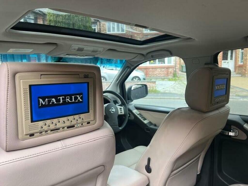 Nissan Pathfinder 2.5 Td Platinum Black #22