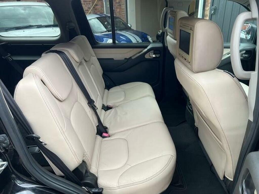 Nissan Pathfinder 2.5 Td Platinum Black #13