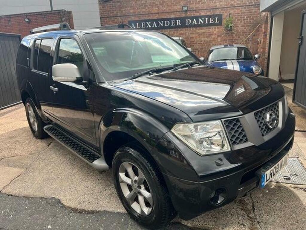 Nissan Pathfinder 2.5 Td Platinum Black #2