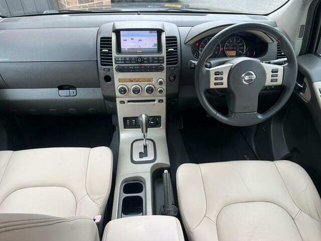 Nissan Pathfinder 2.5 Td Platinum Black #10
