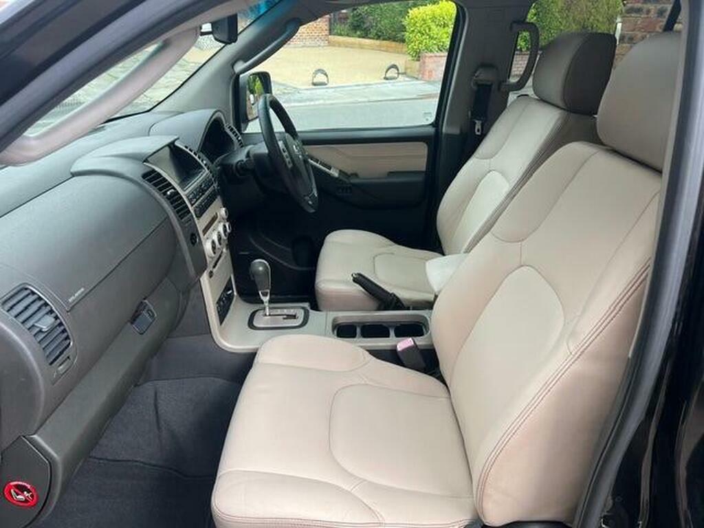 Nissan Pathfinder 2.5 Td Platinum Black #6