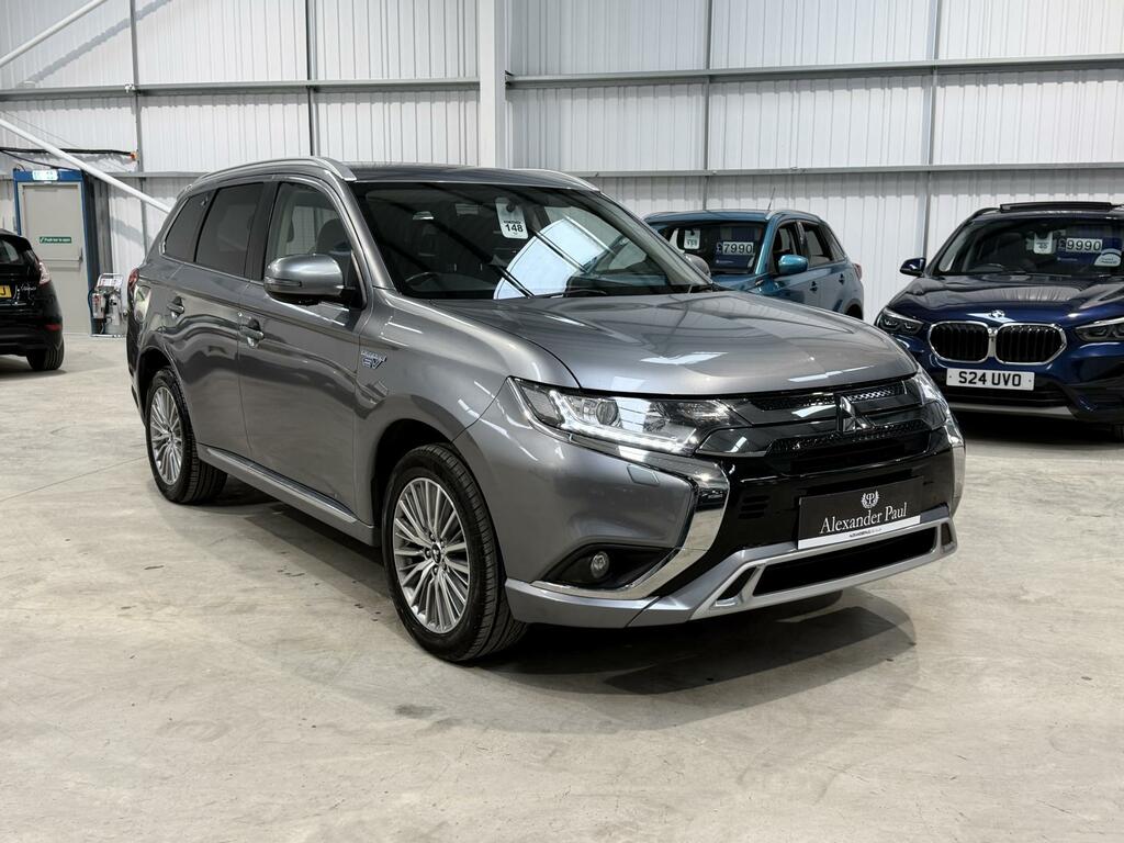 Mitsubishi Outlander 2.4H Twinmotor 13.8Kwh Design Suv Plug- Grey