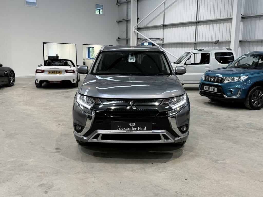 Mitsubishi Outlander 2.4H Twinmotor 13.8Kwh Design Suv Plug- SL70TSV Grey #2