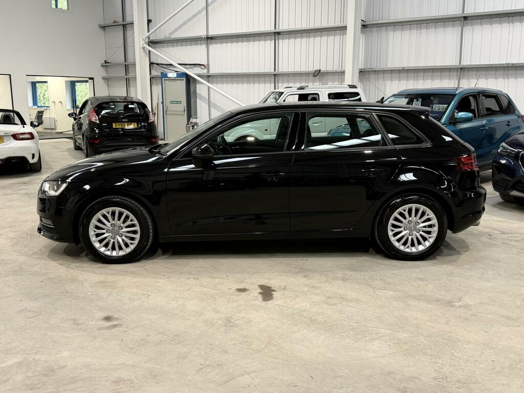 Audi A3 2.0 Tdi Se Technik Sportback Eur Black #4