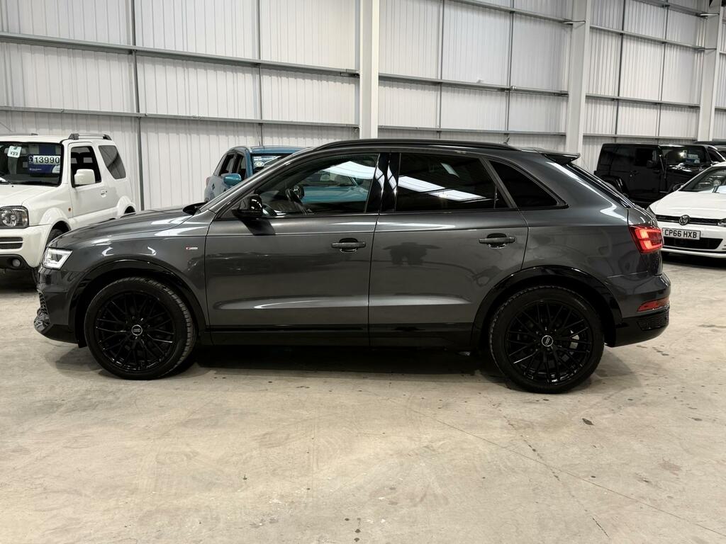 Audi Q3 2.0 Tfsi Black Edition Suv S Tronic Qua SW17KUE Grey #4