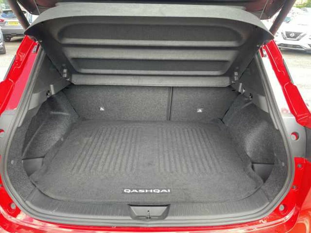 Nissan Qashqai 1.3 Dig-t Mh 158 Tekna Xtronic Red #6