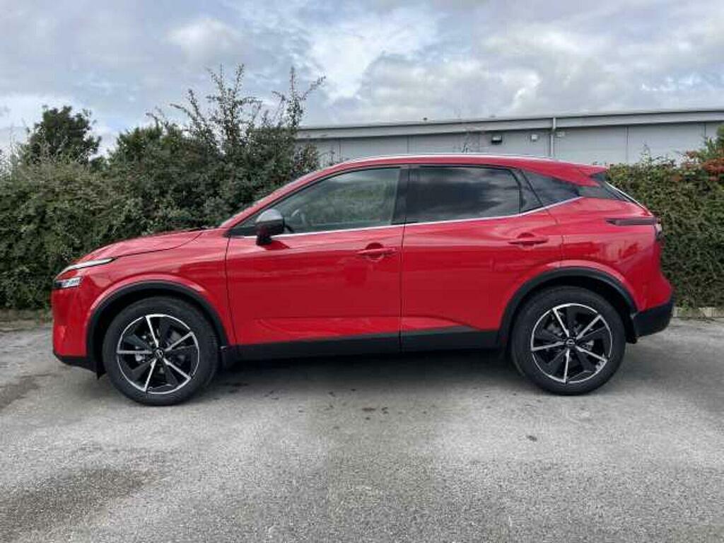 Nissan Qashqai 1.3 Dig-t Mh 158 Tekna Xtronic Red #4