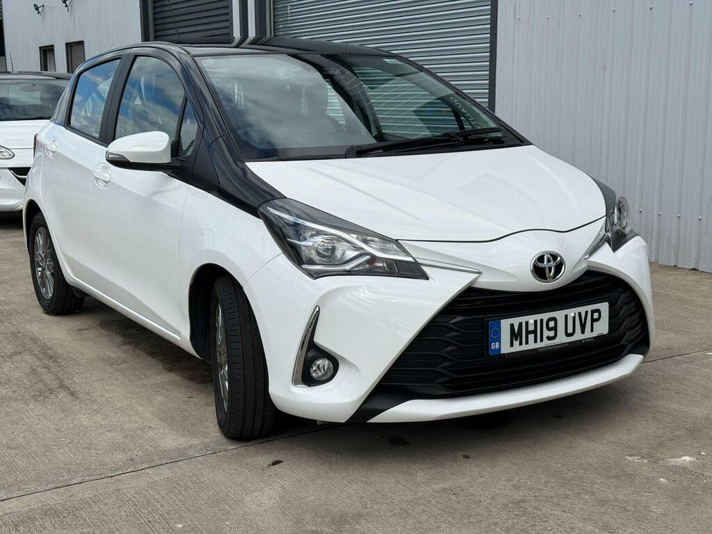Toyota Yaris 1.5 Vvt-i Icon Cvt Euro 6 201919 White