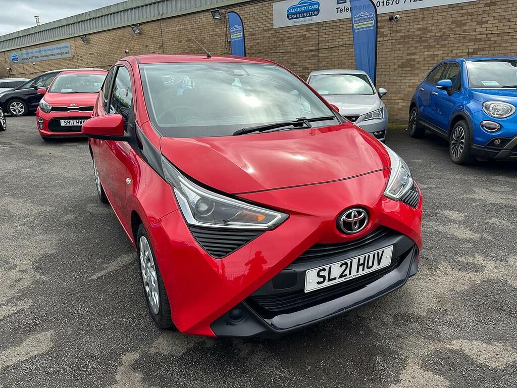 Toyota Aygo 1.0 Vvt-i X-play Euro 6 Safety Sense SL21HUV Red #2