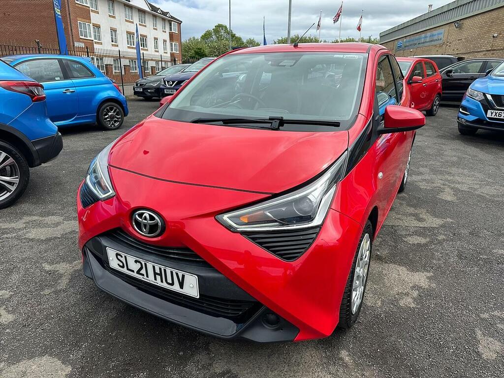 Toyota Aygo 1.0 Vvt-i X-play Euro 6 Safety Sense SL21HUV Red #4