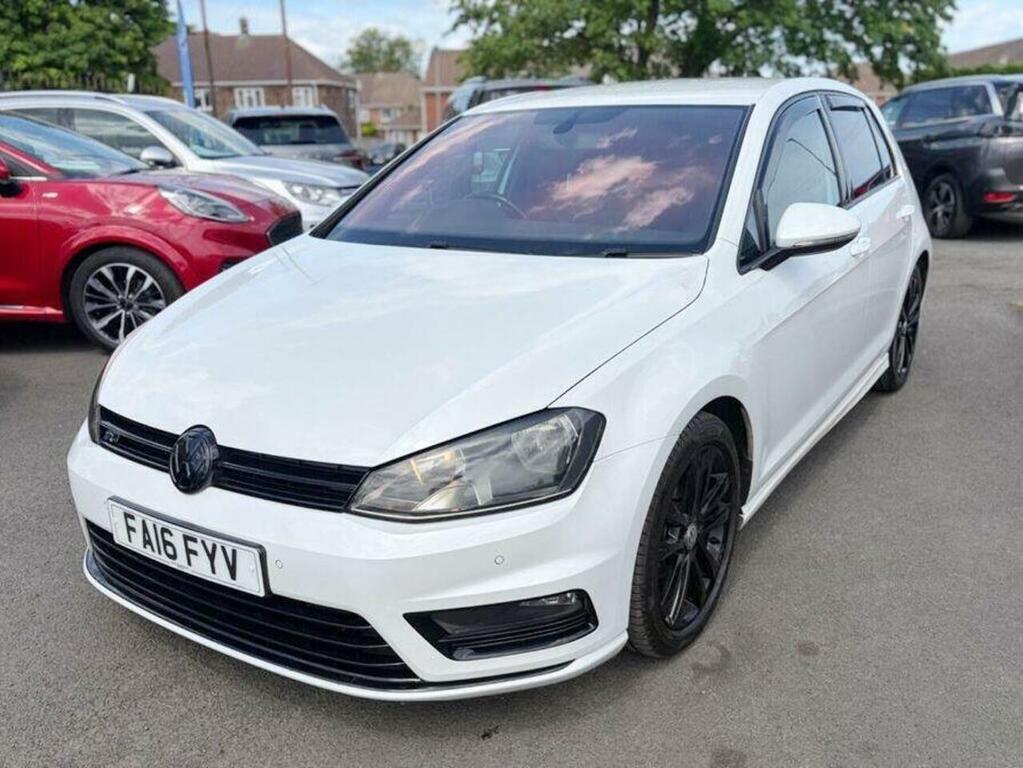 Volkswagen Golf Golf 1.4 Tsi Bluemotion Tech Act R-line Hatchback FA16FYV White #3