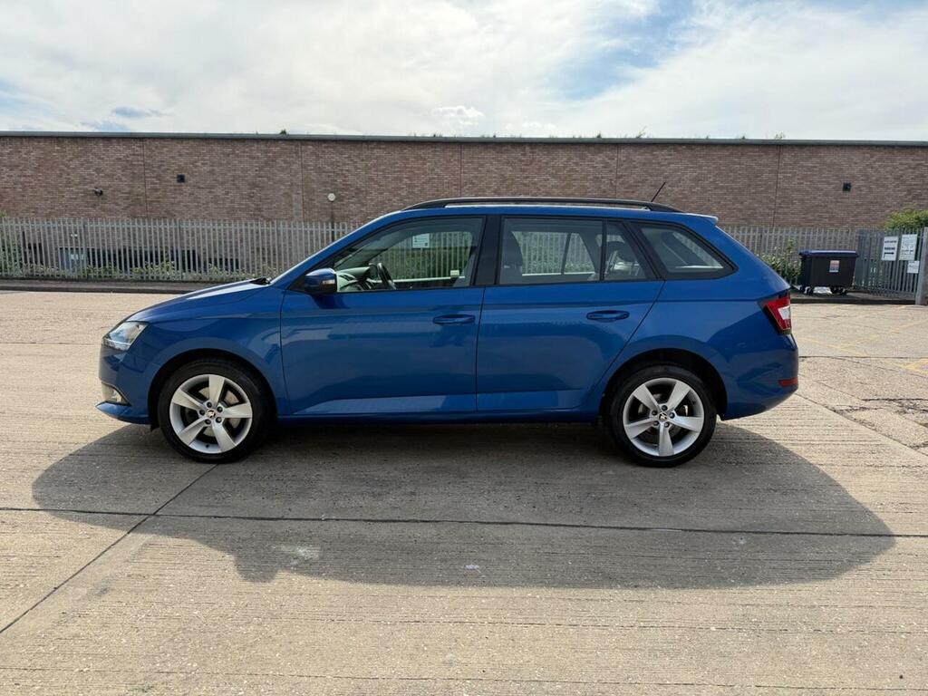 Skoda Fabia Petrol MH19PKJ #5
