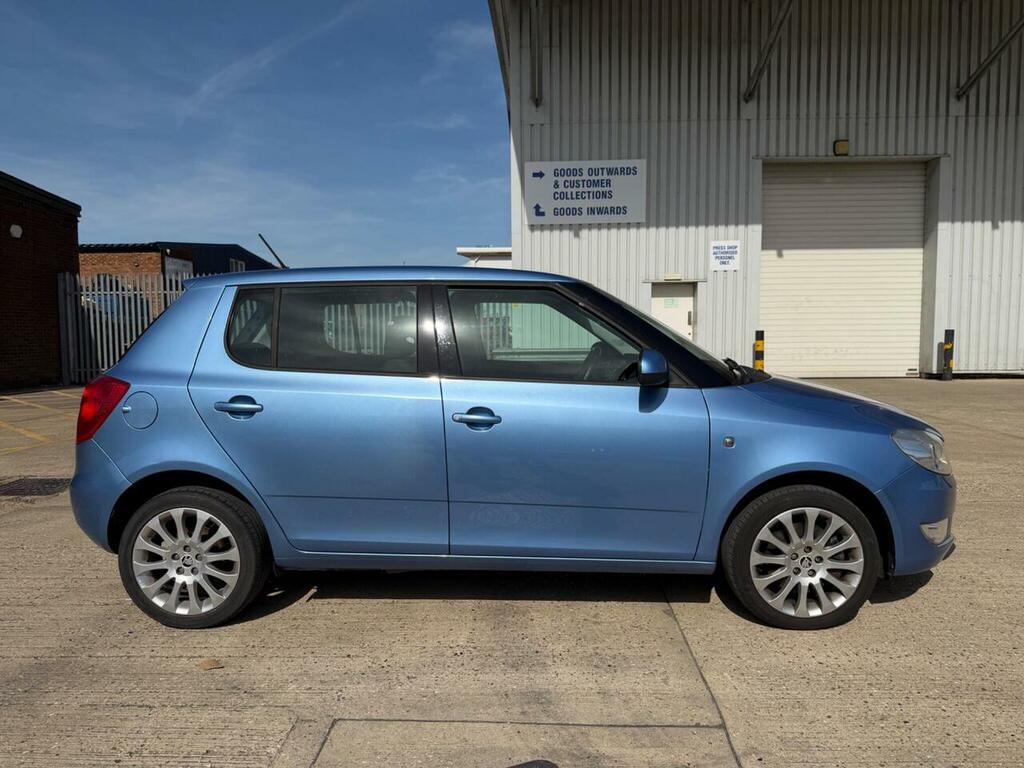 Skoda Fabia Petrol FD64VUF  #4