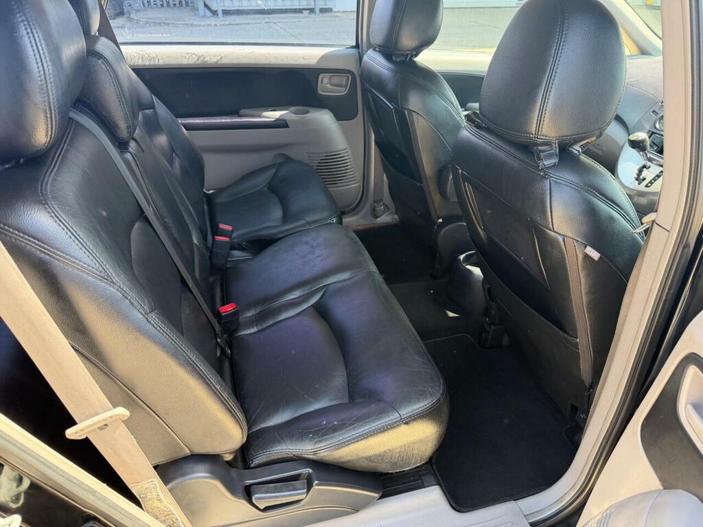 Mitsubishi Grandis 2.4 Classic Silver #24