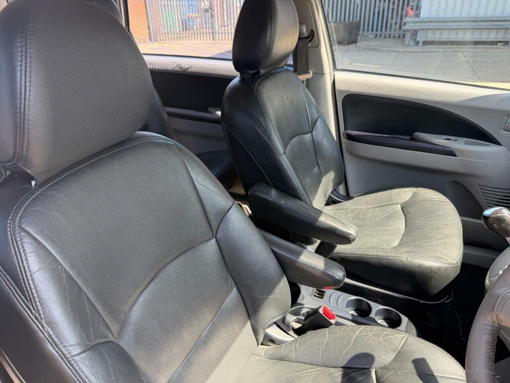 Mitsubishi Grandis 2.4 Classic Silver #14