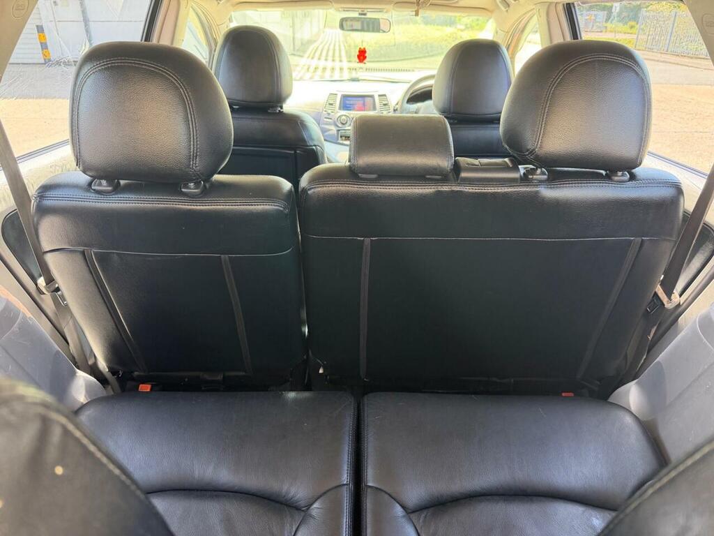 Mitsubishi Grandis 2.4 Classic Silver #21