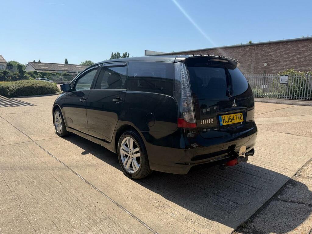Mitsubishi Grandis 2.4 Classic Silver #8