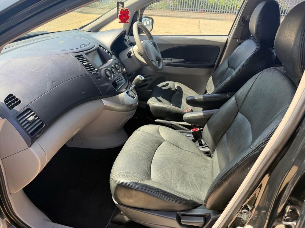 Mitsubishi Grandis 2.4 Classic Silver #18
