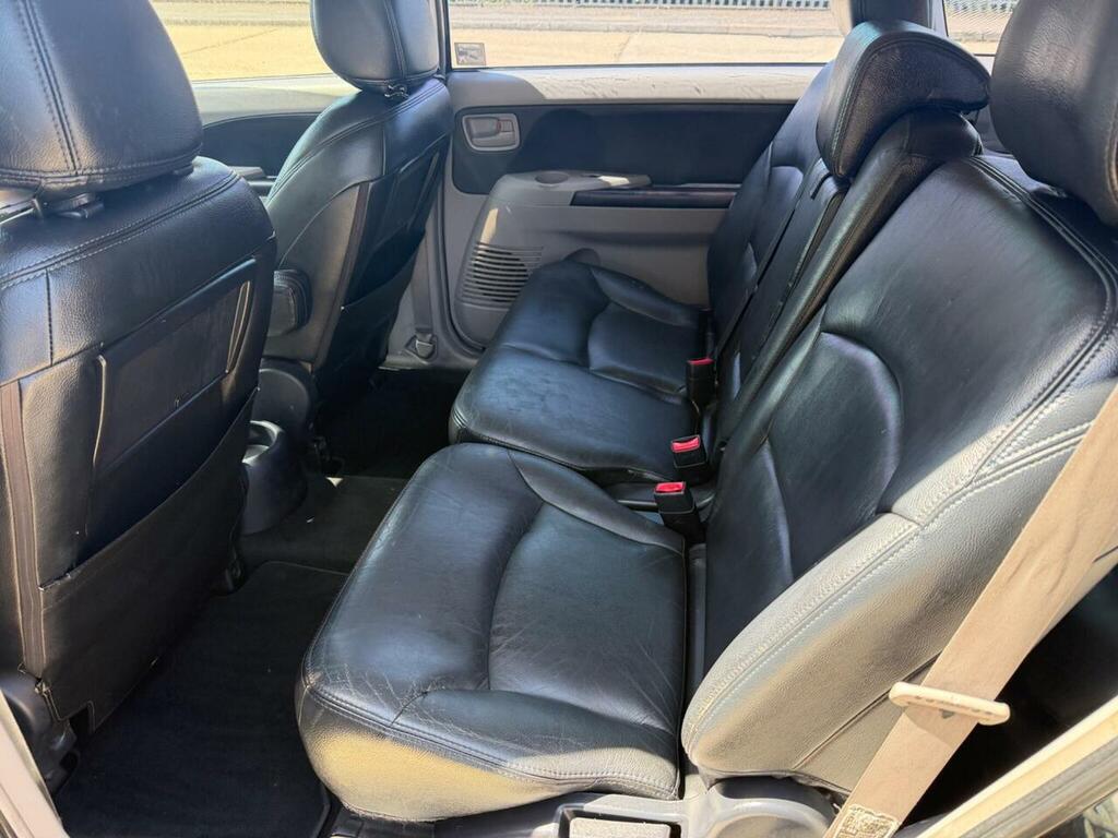 Mitsubishi Grandis 2.4 Classic Silver #20