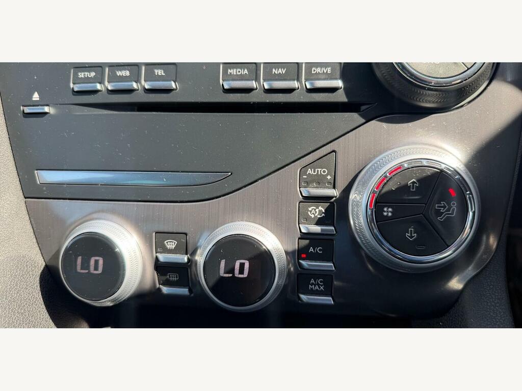 DS DS 5 Hatchback Blue #22