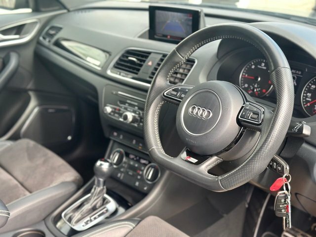 Audi Q3 2.0 Tdi Black Edition S Tronic Quattro KM67FSY Black #2