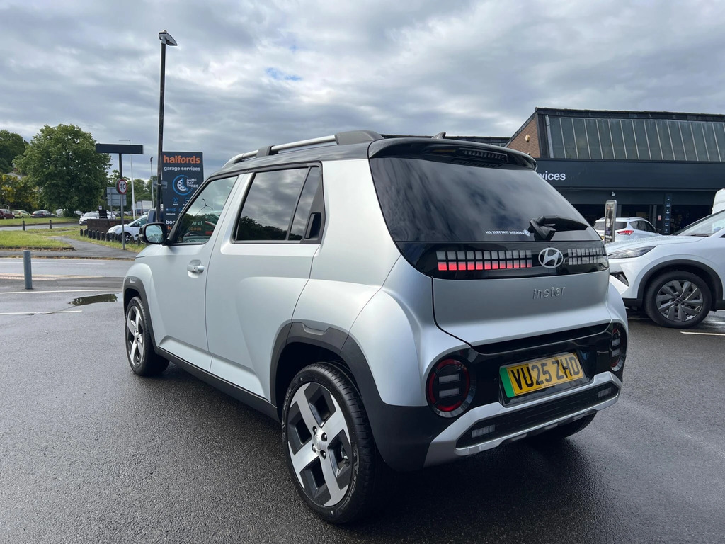 Hyundai Inster Long Range 49Kwh 02 VU25ZHD Silver #3