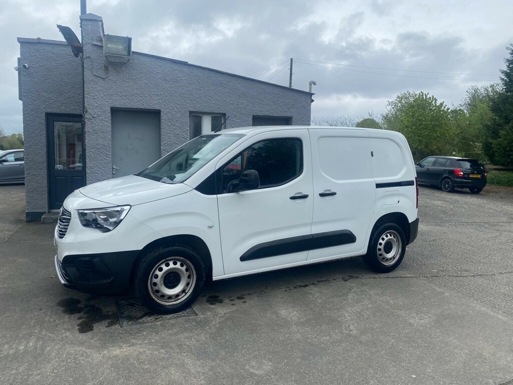 Vauxhall Combo Panel Van 1.5 Turbo D 2300 Edition 2022 VK71HGJ White #4