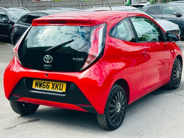 Toyota Aygo 1.0 Vvt-i X-play Hatchback Euro MW66XKU Red #3