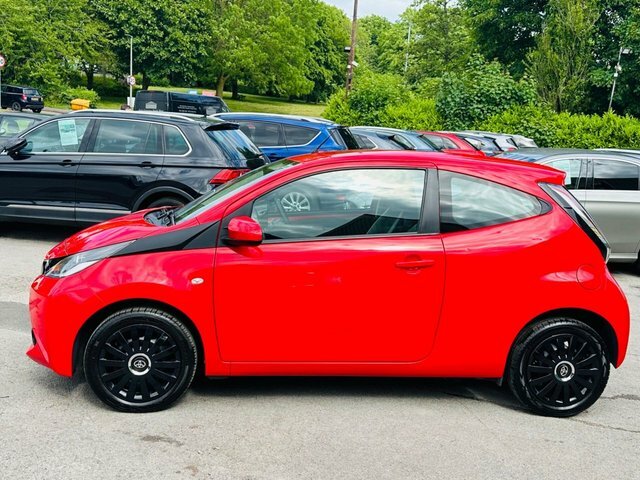 Toyota Aygo 1.0 Vvt-i X-play Hatchback Euro MW66XKU Red #5