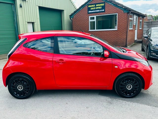 Toyota Aygo 1.0 Vvt-i X-play Hatchback Euro MW66XKU Red #4