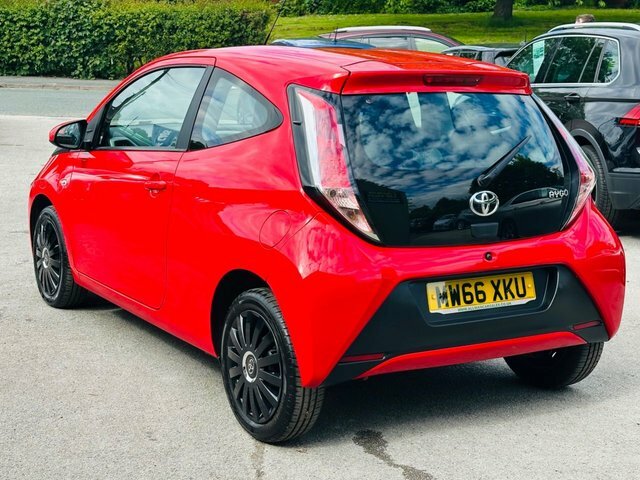 Toyota Aygo 1.0 Vvt-i X-play Hatchback Euro MW66XKU Red #6