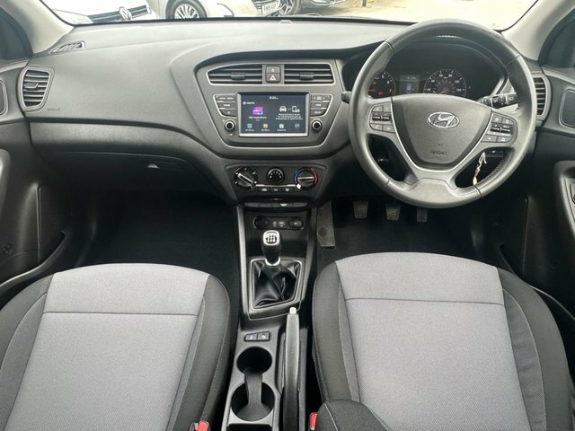Hyundai I20 1.2 Se Launch Edition Hatchback Grey #3