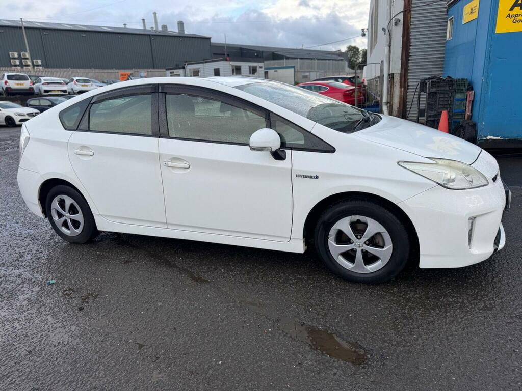 Toyota Prius Saloon 1.8 Vvt-h T Spirit Hatchback Hyb LN12ATY White #3