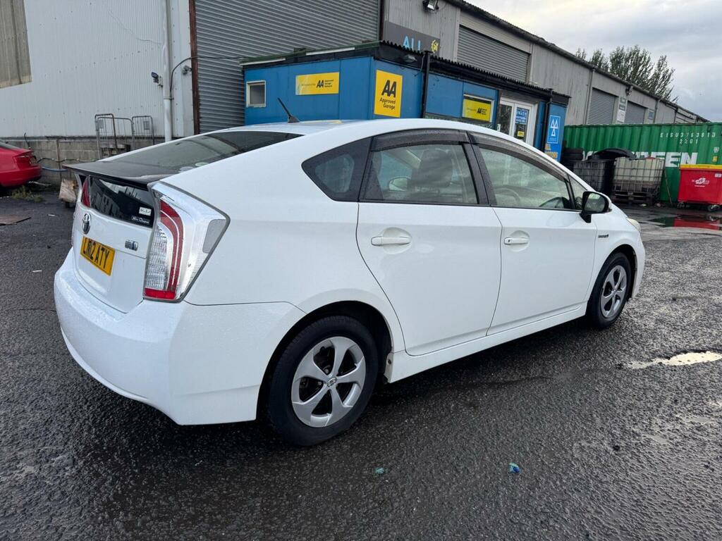 Toyota Prius Saloon 1.8 Vvt-h T Spirit Hatchback Hyb LN12ATY White #5