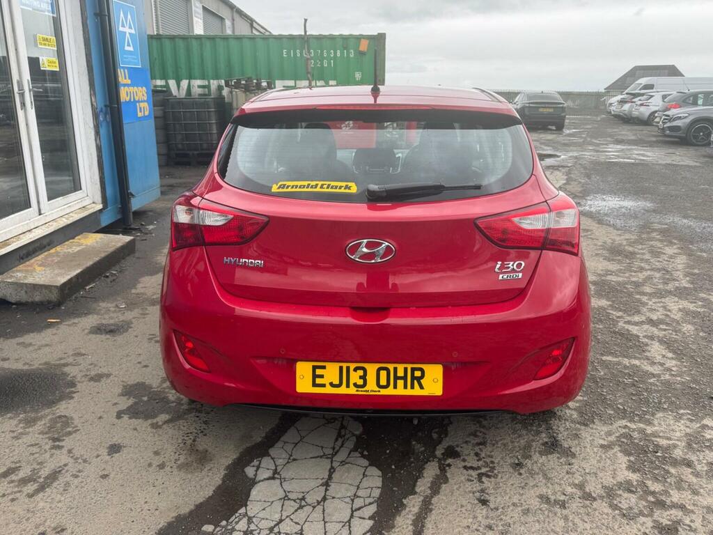 Hyundai I30 Hatchback 1.6 Crdi Active Euro 5 201313 Red #5
