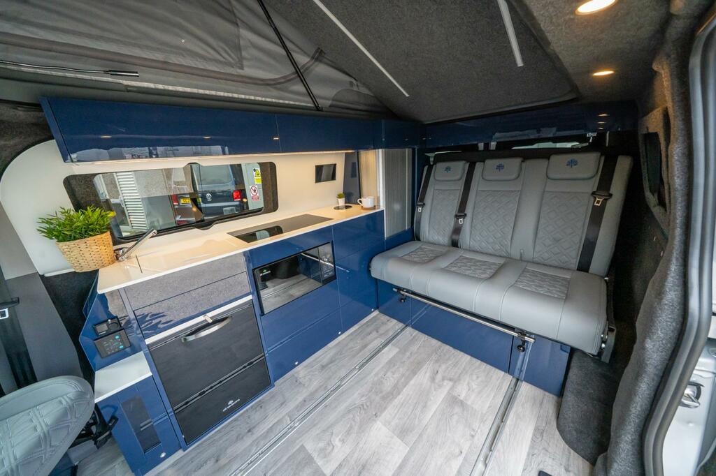 Volkswagen Campervan Swb Dsg 4-Motion Campervan With Tailgate, Led Ligh Grey #3