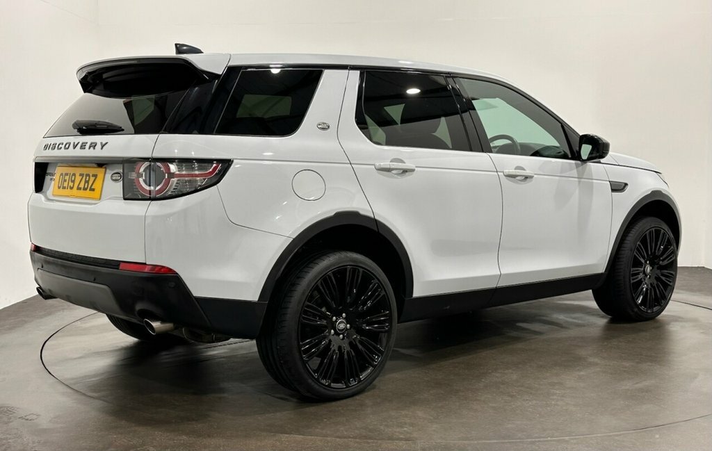 Land Rover Discovery Sport 2L Landmark OE19ZBZ White #4